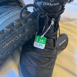Women’s ankle boots, size 9 by Columbia. Rated for -20!! New with tags